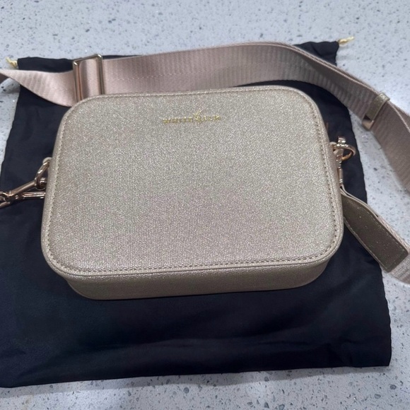 NWT White Elm Limited Edition Color Gold Sparkle Bexley with Dust bag - Picture 4 of 9